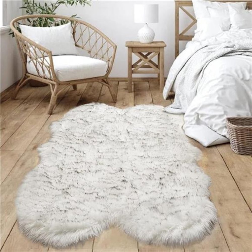 Sheepskin Rug 4x6 Faux Fur Rug White and Grey Tips Rug Fluffy Carpet Shag Rug